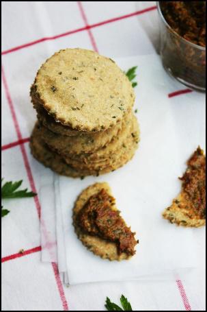 Tartinade de lentilles corail aux légumes, crackers aux algues Tartinade de lentilles corail aux légumes, crackers aux algues