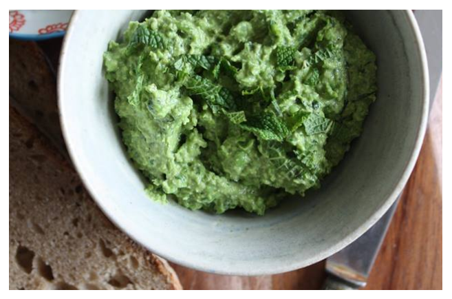Houmous de petits pois à la menthe Houmous de petits pois à la menthe