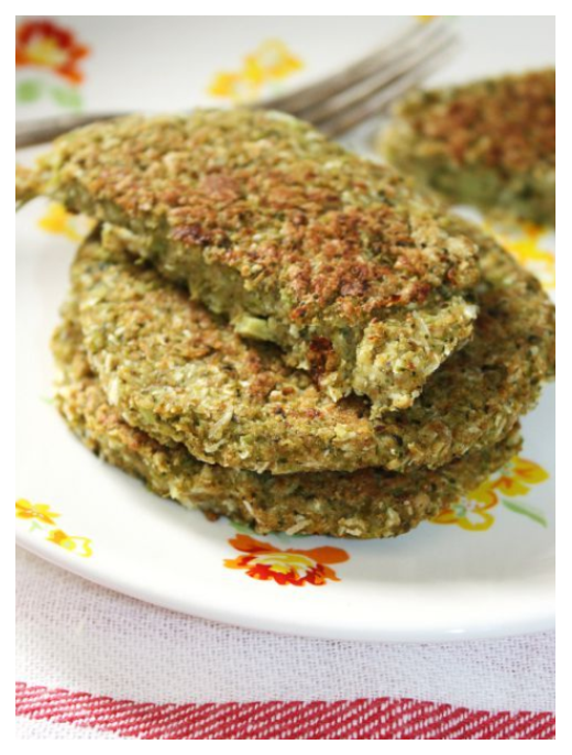 Galettes de fèves et de pois chiche, sauce tahini Galettes de fèves et de pois chiche, sauce tahini