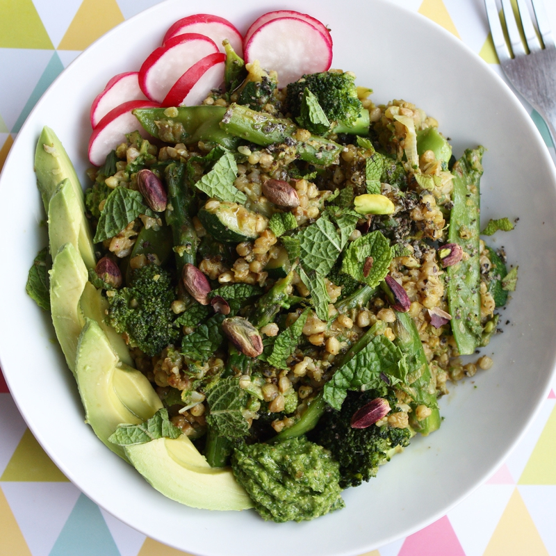 Poêlée de légumes verts au sarrasin et pesto menthe-pistache Poêlée de légumes verts au sarrasin et pesto menthe-pistache